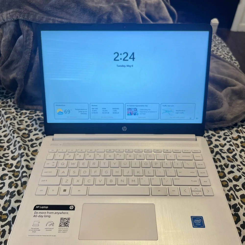 HP Silver Laptop with LED Display and Full-Size Keyboard